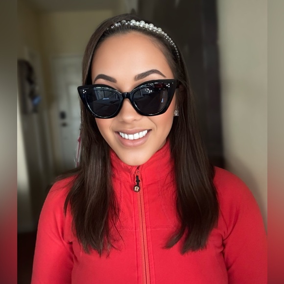 Sunglasses - Picture 2 of 11